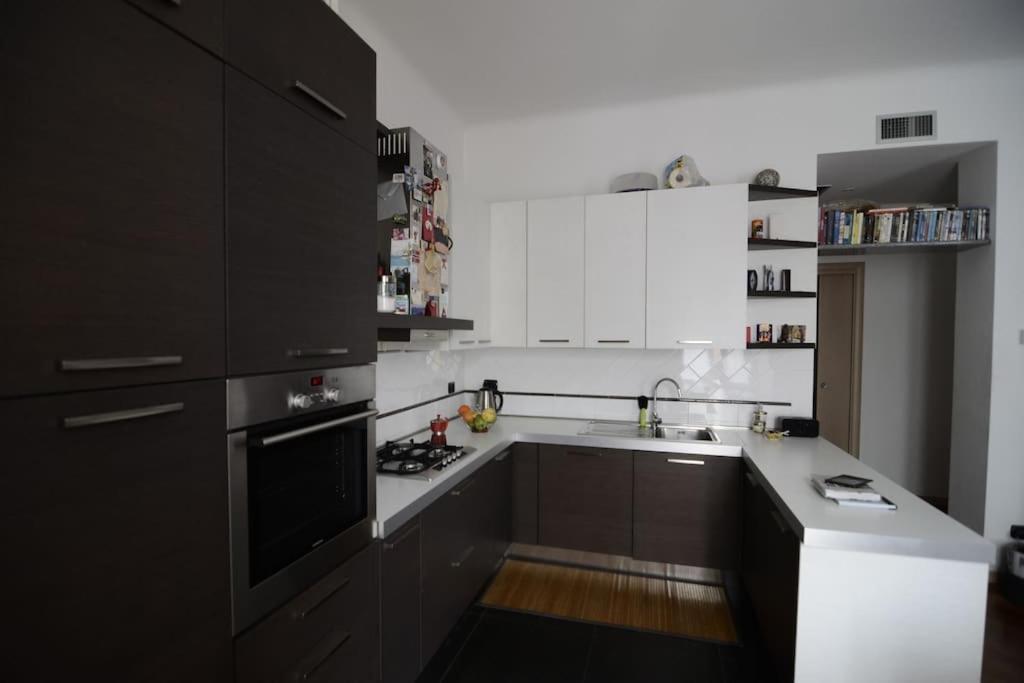 Quiet & Bright In A Sparkly District! Apartment Milan Exterior photo